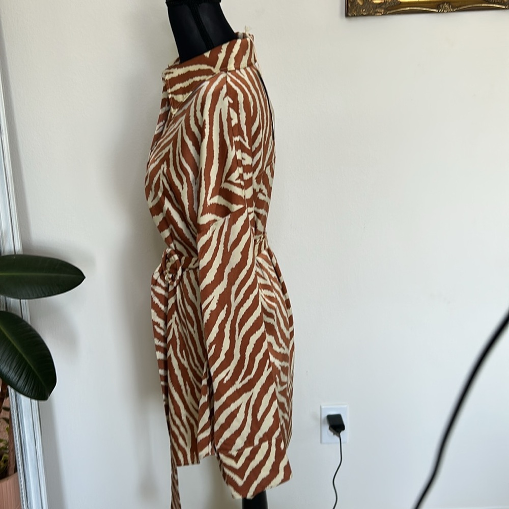 Brand new with tags button down dress with belt. Can be used also as a top - Picture 5 of 13